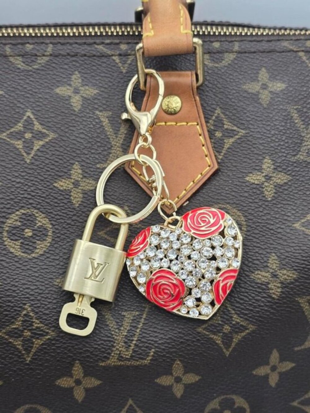 Louis Vuitton Authentic Gold Padlock 🔒Key + Unbranded Heart Keychain Bag Charm - Picture 2 of 10